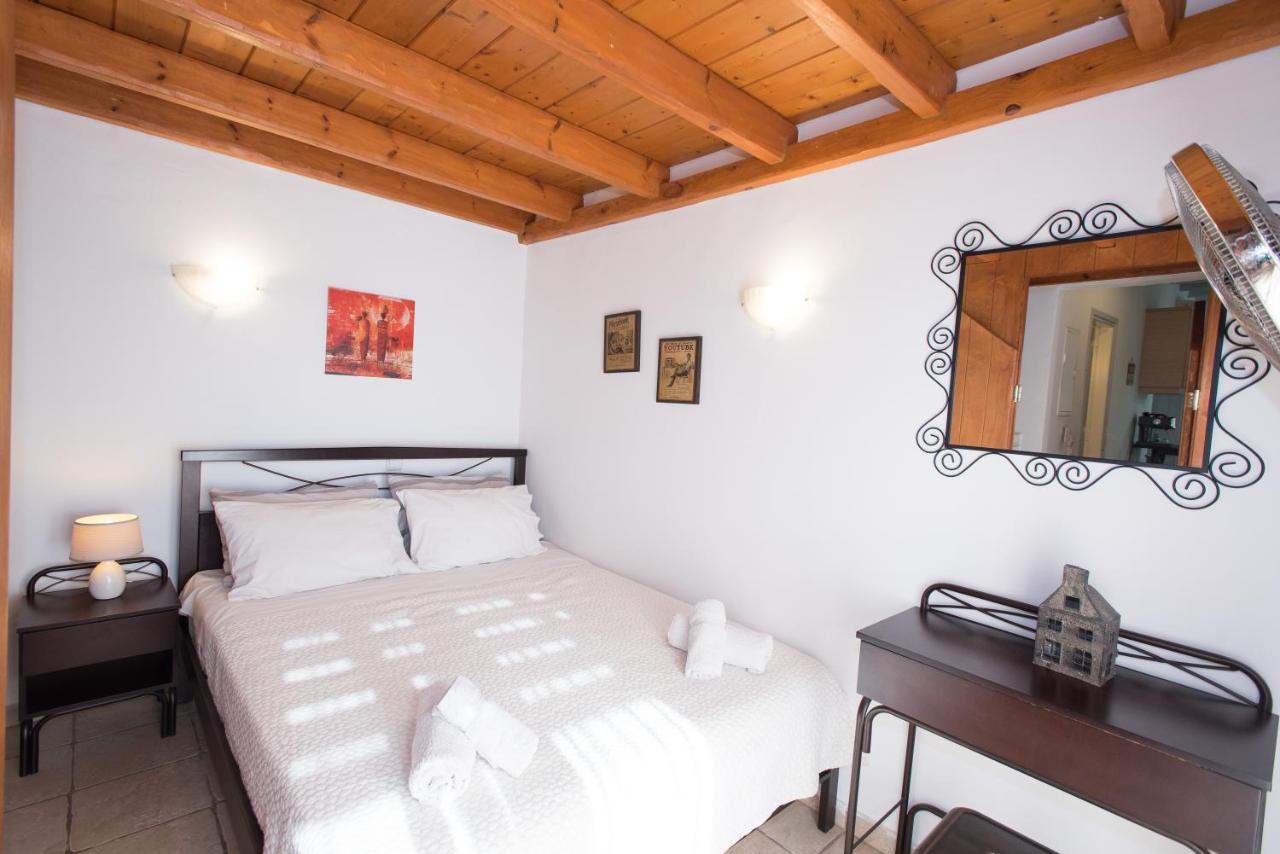 Mykonos Amazing Apartments 2 Mykonos Town Bagian luar foto